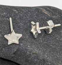 Load image into Gallery viewer, sterling silver star studs for resin

