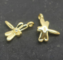 Load image into Gallery viewer, dragonfly charm gold on st. silver charm - Eternalflow charms and Jewellery supplies
