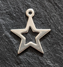 Load image into Gallery viewer, Sterling silver star pendant
