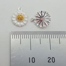 Load image into Gallery viewer, sterling silver daisy charm - Eternalflow charms and Jewellery supplies
