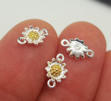 Load image into Gallery viewer, sterling silver daisy connector - Eternalflow charms and Jewellery supplies
