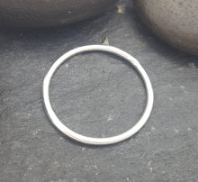 Load image into Gallery viewer, 16mm closed ring sterling silver - Eternalflow charms and Jewellery supplies
